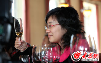 �����������Ѿ����}���@�и��ܮ����������{